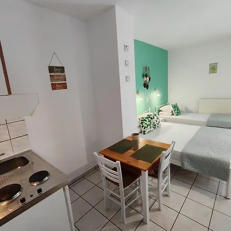 Aparthotel Menta 3*