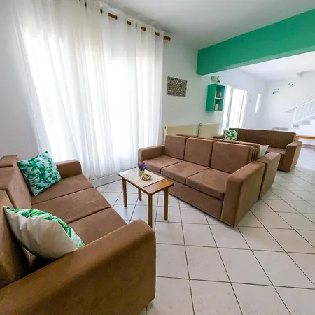 Menta Aparthotel 3*