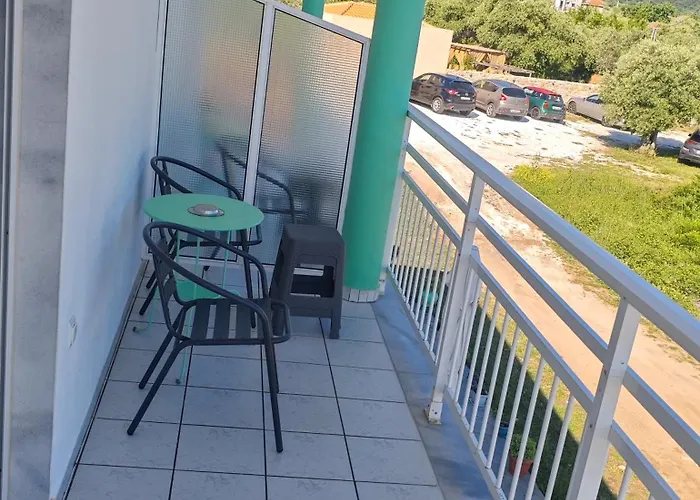 Ξενοδοχείο με διαμερίσματα Menta